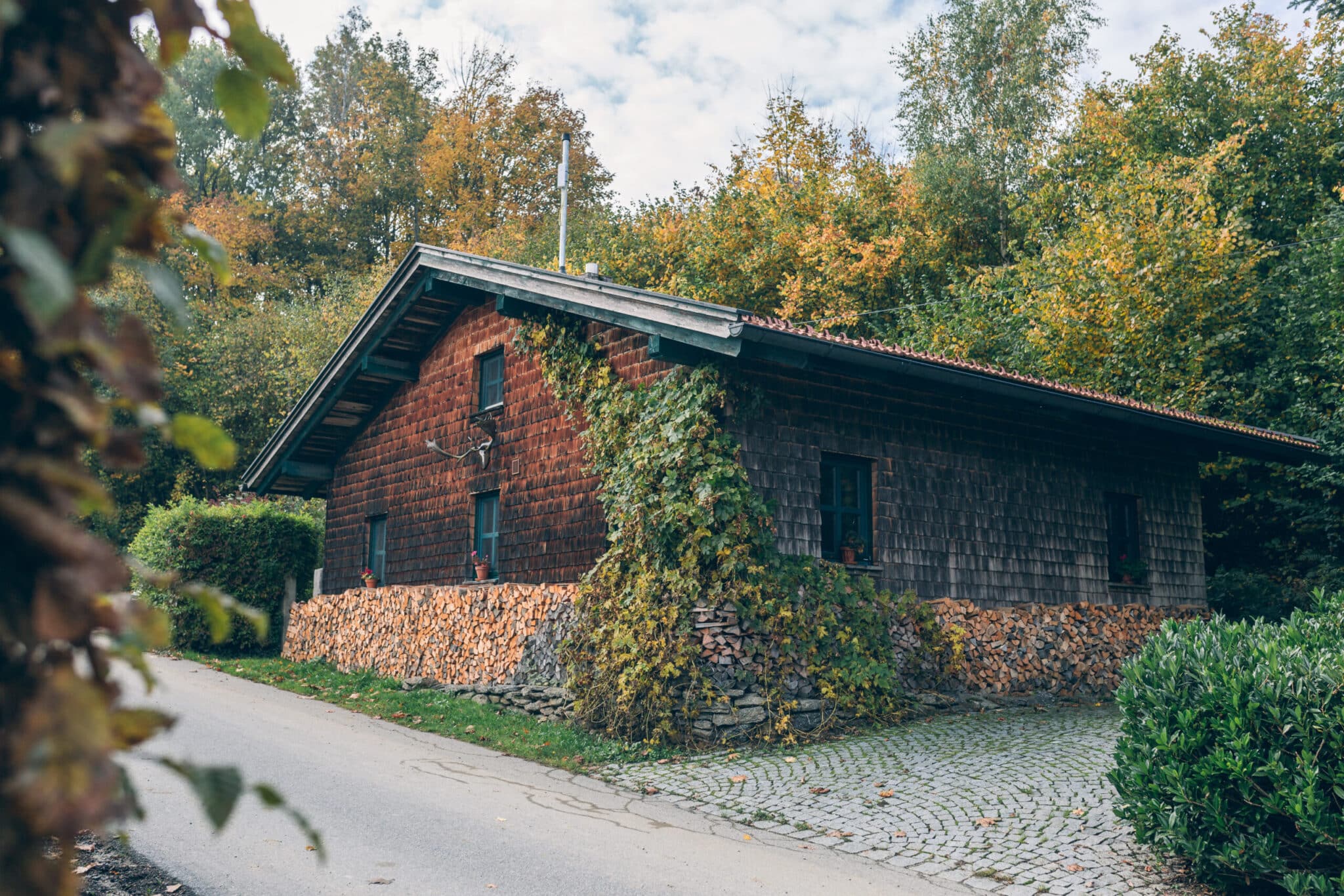 Jagdhuette-aussen-2-scaled
