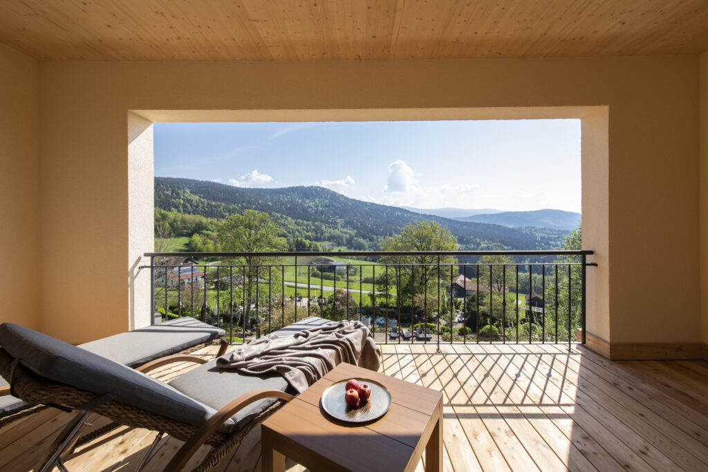 Überdachte Loggia der Spa-Suite Deluxe im Hotel Sterr Bayerischer Wald